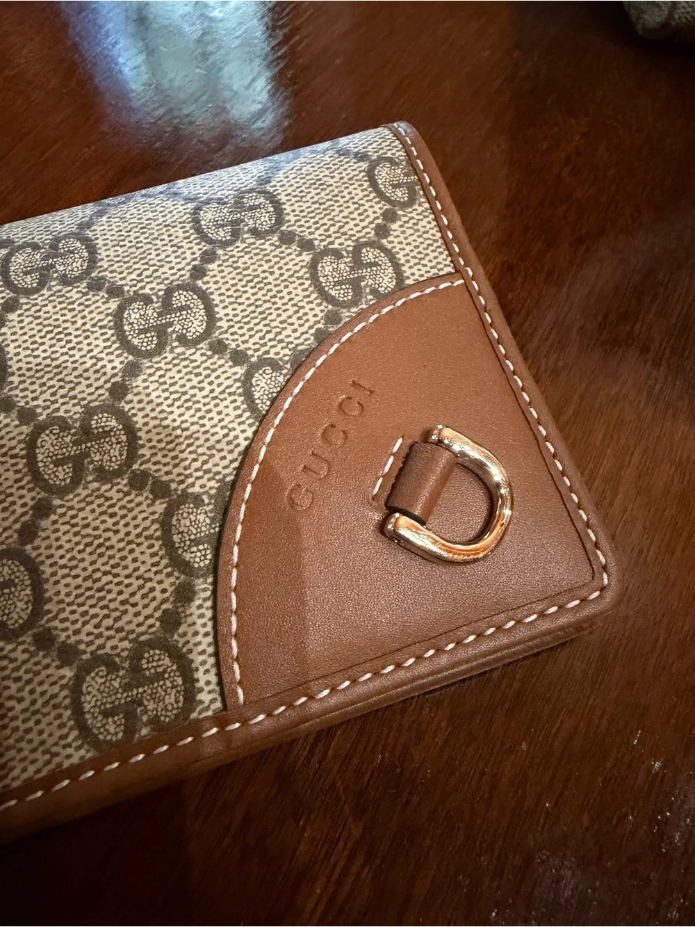 Gucci Emblem Long Wallet - Picture 2 of 6